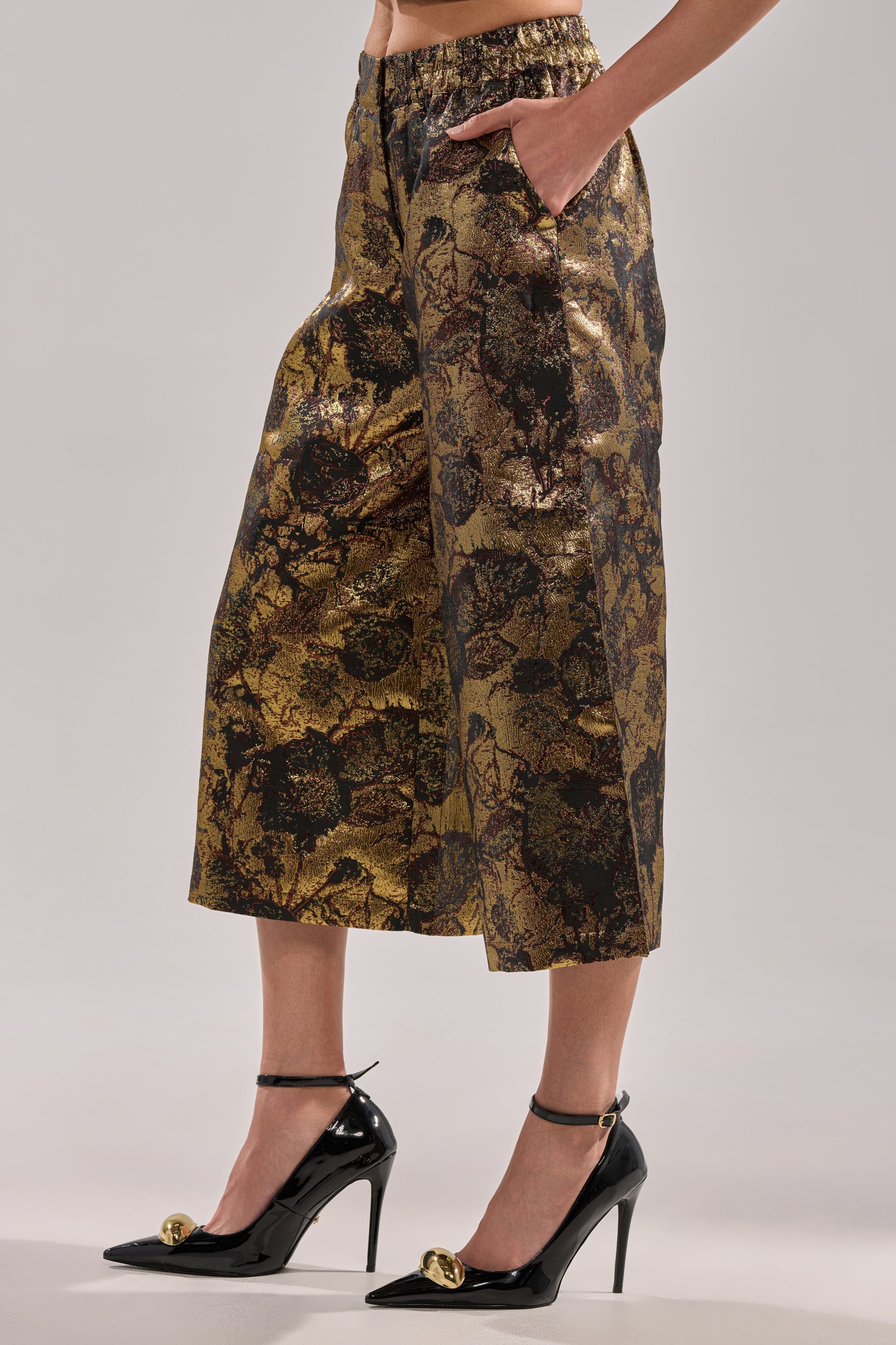 LOTUS BROCADE CAPRI