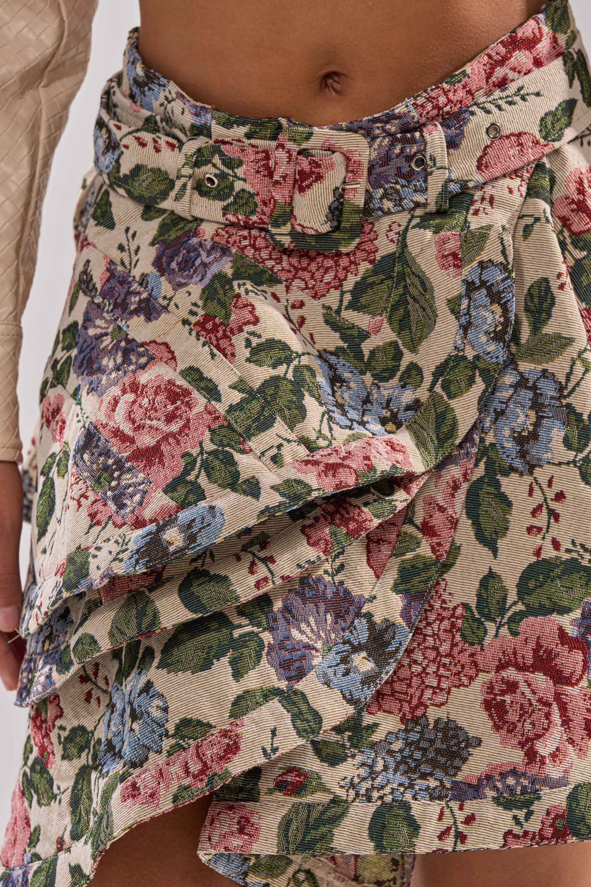 GIVE ME FLOWERS MINI SKIRT