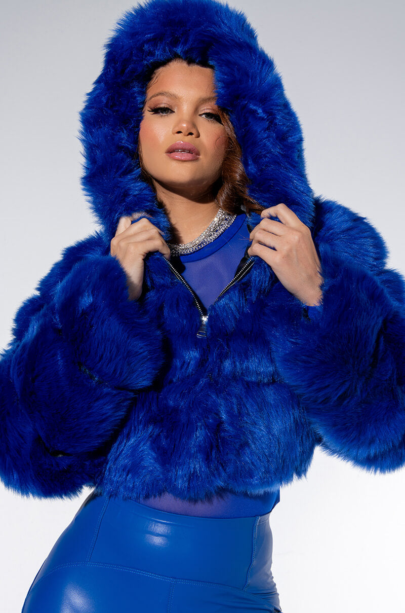 GRACELLE FAUX FUR CROPPED JACKET